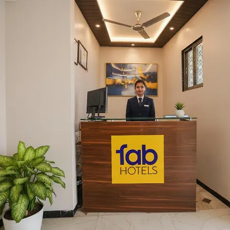Fabhotel Comfort Stay-3